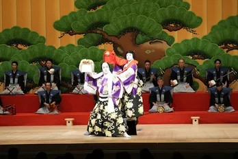 「連獅子」と「絵本太功記 尼ヶ崎閑居の場」がテレビ初放送 歌舞伎の舞台を衛星劇場で