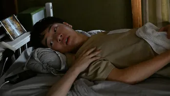 今井柊斗“望月”がハトの出る部屋へ…突如現れた“色白の腕”に思わず目を見開く怪談新耳袋>