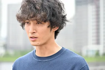 上杉柊平、深田恭子との共演は「ドキッとします」撮影裏話&“ドラマさながら”の恋愛エピソードも告白<18/40>