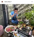 森七菜が BBQでトウモロコシにガブリ