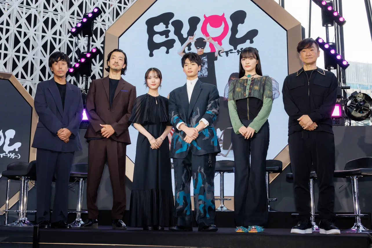 (左から)山岸聖太、金子ノブアキ、伊礼姫奈、青木柚、服部樹咲、カネコアツシ