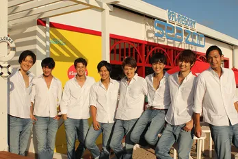 SOLIDEMOが“日テレ海の家”でわちゃわちゃ1日店長！