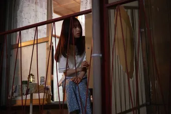 田辺桃子“藤子”、ついに小関裕太“仁科”のストーカー行為を知り恐怖におびえる「なんで…!?」<癒やしのお隣さんには秘密がある>