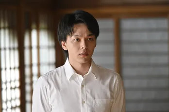 中村倫也“太郎”「手遅れです」…川口春奈“彩”とキス&一夜を共に 連続放火事件の共通点発覚<ハヤブサ消防団>