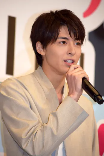 高杉真宙、サーフィンはしなくても「夏を感じる人になりたい」