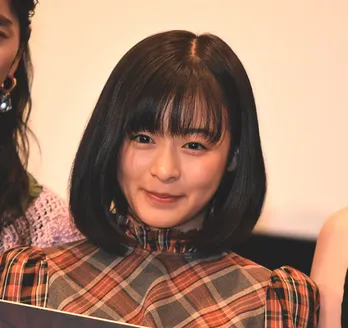 森七菜&吉川愛&仁村紗和の仲良しショットが公開「3人とも違ってるからいいんだよ」<真夏のシンデレラ>