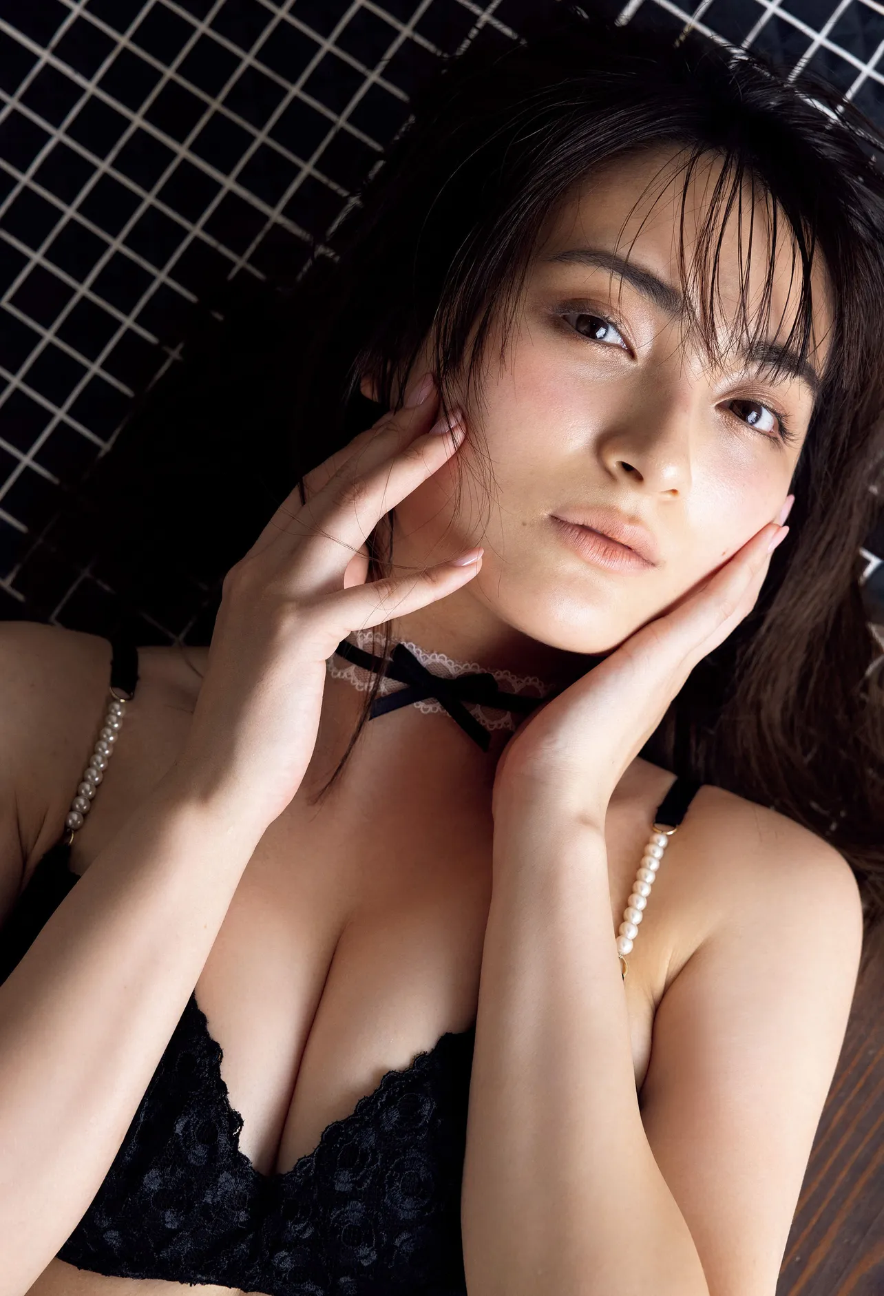 画像・写真 宇佐美彩乃、初写真集で大胆ポーズ「でも体が硬くて…」(12/14) | WEBザテレビジョン