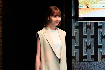 長濱ねる“八重”、トリンドル玲奈“レミ”と急接近「受け取っちゃいましょう。レミさんに起きた奇跡」<ウソ婚>