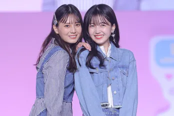 乃木坂46・久保史緒里＆日向坂46・小坂菜緒、デニムコーデ＆浴衣でランウェイ「最高の夏の思い出を」