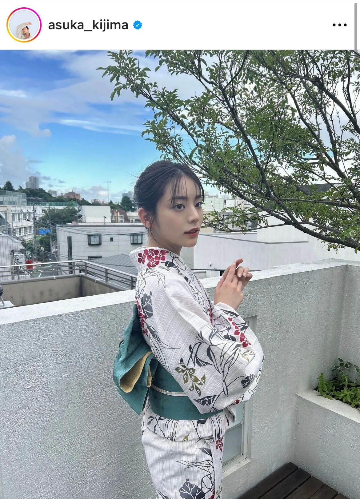 でこ✨ZIP!貴島明日香さん着用♡三松ふりふ金魚柄よろけ縞 浴衣 ZIP!」“天気予報の女神”貴島明日香、浴衣姿のオフショットに『罪な