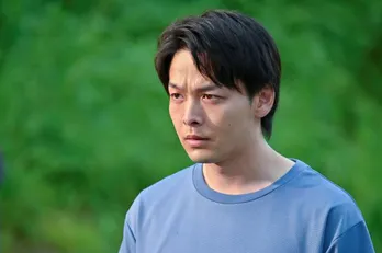 古川雄大“真鍋”が次の放火の標的を探る中村倫也“太郎”に投げ掛ける「三馬さんにとってよくないと思うけどな」＜ハヤブサ消防団＞