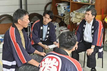 「ハヤブサ消防団」トレンド1位獲得　中村倫也“太郎”らの放火犯探しも恋人・川口春奈“彩”の言動も謎が深まる