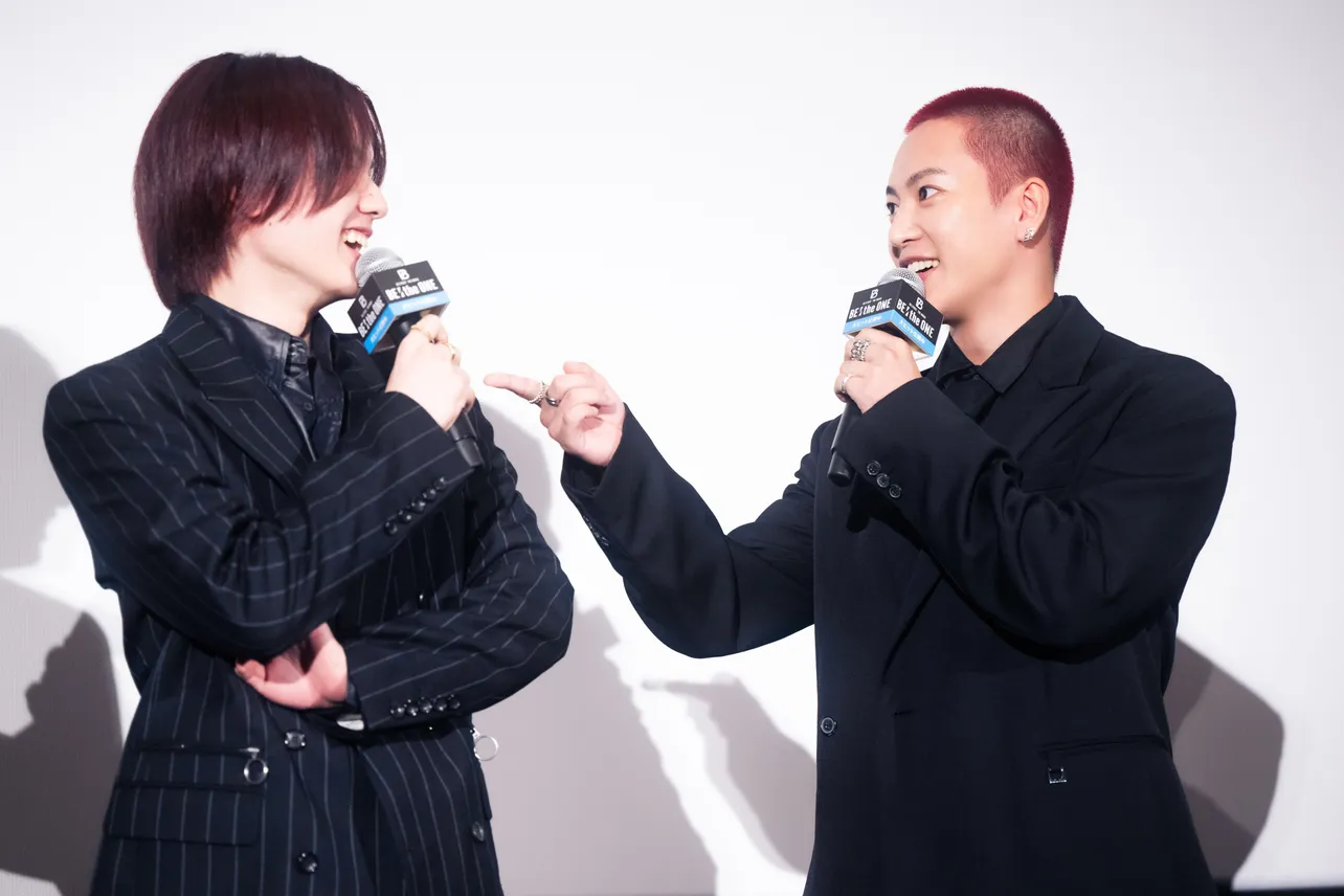 【写真】仲良し！BE:FIRST・RYOKIとMANATOがステージ上でワチャワチャ