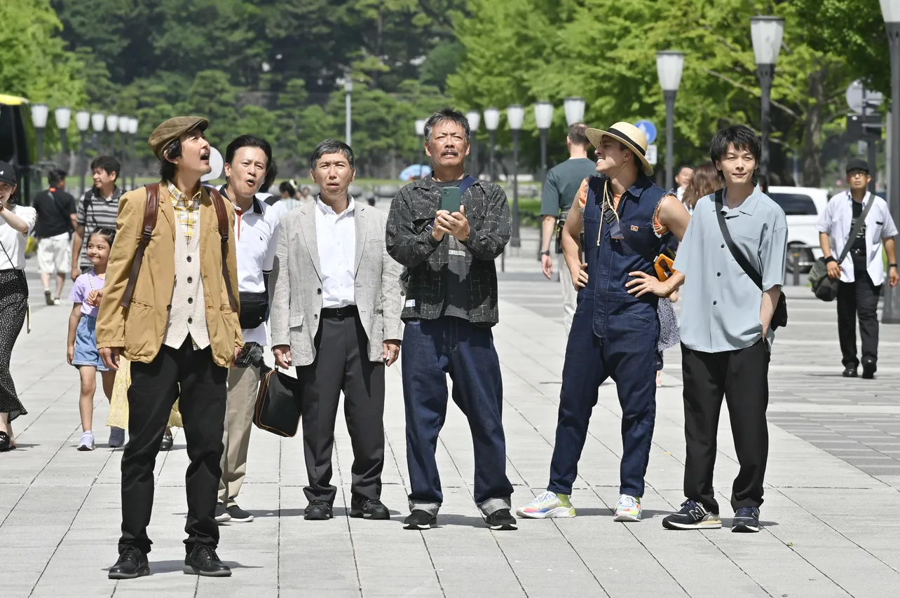 【写真】太郎のサイン会を目指し、「ハヤブサ消防団」メンバーが東京へ