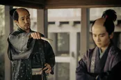正信を演じる松山ケンイチと直政を演じる板垣李光人