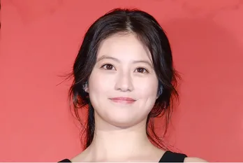 花より美しいキリカ様…今田美桜、本編では見られなかったワンピースの全身ショット公開<トリリオンゲーム>