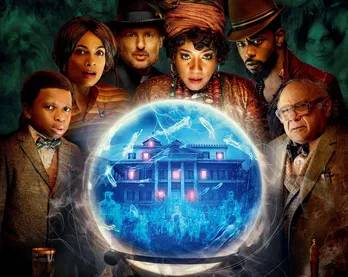 <ホーンテッドマンション>スリル&笑い&感動に賞賛の声続出…“笑顔の絶えない”舞台裏の特別映像が解禁