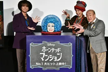 小林幸子、白塗り仮装姿で「ホーンテッドマンション」ヒット記念イベントにサプライズ登場