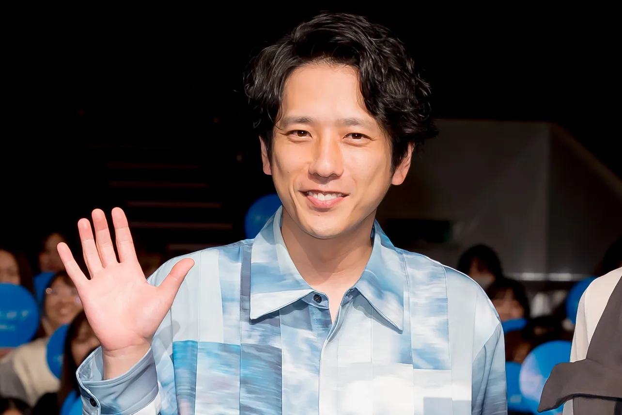 二宮和也、嵐のメンバーは「ずっと同じ価値観で進んでいる友達」 | WEB ...