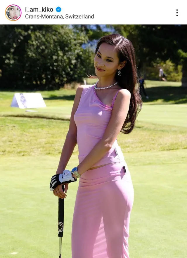 【写真】水原希子、スカートのスケが気になるゴルフウェア