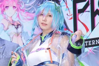えなこ「TGS2023」で「ファンキル」カシウスのコスプレ披露「近未来的ですごくかわいい」