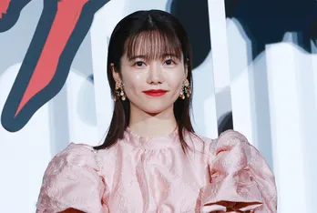 島崎遥香、大好きなチャンウクを前に“乙女心”全開「無料で握手しちゃいました。ごめんなさい…」