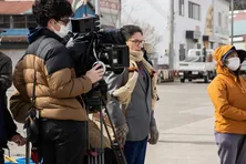 舞台は函館へ…市原隼人主演「おいしい給食 season3」現場レポート&オフショット解禁 カメラの外でも“先生”の顔がチラリ