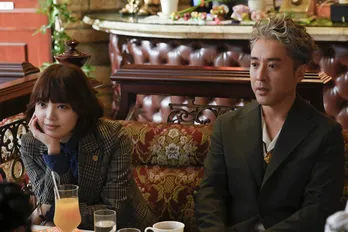 新ドラマ「うちの弁護士は手がかかる」ムロツヨシ×平手友梨奈コンビの特色があふれる場面写真が初解禁