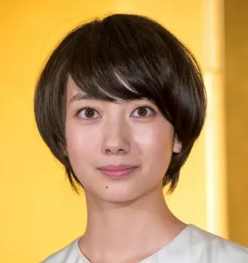 “最高の笑顔”…波瑠、シマエナガの帽子をかぶったスマイルショットに「かわゆい」とファン大絶賛