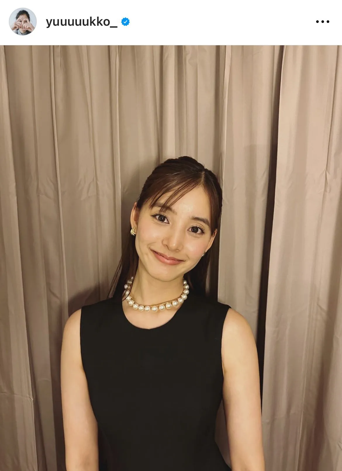 新木優子、柔らかな二の腕あらわなドレス姿披露