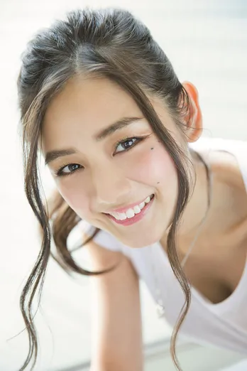 「ハロネズ」出演中の片山萌美『監督にとにかく谷間、谷間、と言われました(笑)』