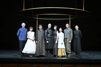 天海祐希、アダム・クーパーとの共演に「今でもまだ夢を見ているよう」 舞台『レイディマクベス』が開幕