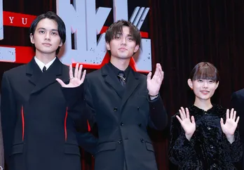 永瀬廉、ライブさながらの“登場演出”＆会場の熱気に「俺らダンスボーカルユニットみたい」