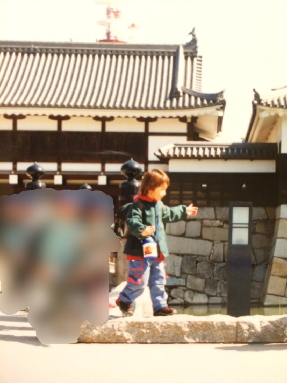 【写真】広島城での遠足を楽しむ幼少期の仲川蓮