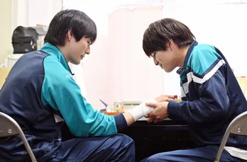 柏木悠“カケル”に、「合コン？何しに？」と尋ねる前田拳太郎“ヤマト”が心配になる＜君には届かない。＞