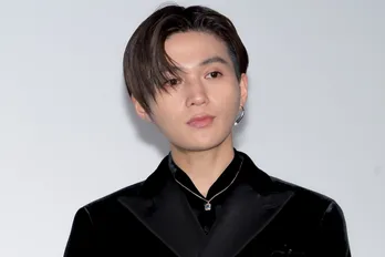 “センター分け世界一似合う”…八木勇征の顔ドアップショットに「まつげ長」「髪の生え際まで完璧」の声