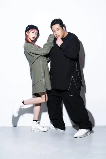 岡崎体育がエビ中・星名美怜のブランドでモデル初挑戦「逆になんで今までモデルの話が来ないのか不思議でした」