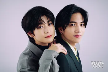 高橋文哉&志尊淳が「ViVi」12月号に登場 兄弟のような関係性の2人に迫る「文哉君は“後輩力”がすごくある」