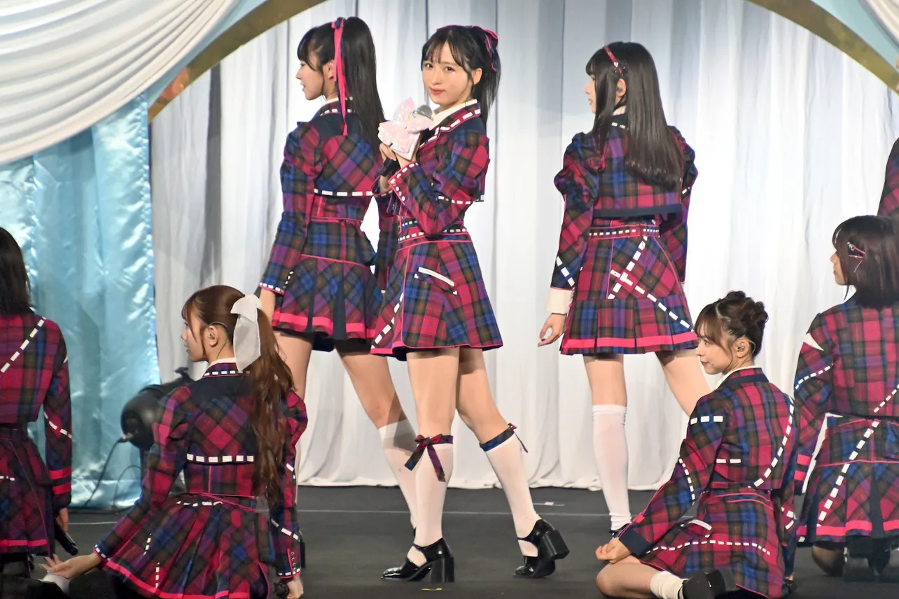 小栗有以センターの新曲「アイドルなんかじゃなかったら」で2日目の武道館公演を締めくくった