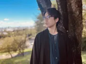 アニメのオープニングテーマをリリースする高橋優 「ユーモアをもって曲を作れたり、人間関係も含めて自分が面白がっていたい」