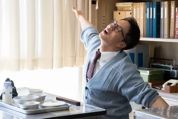 シリーズ初…市原隼人“甘利田”のクラスに外国人の転校生・マルコが登場＜おいしい給食 season3＞