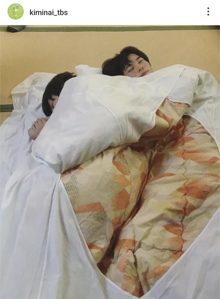 【写真】2人で1つの布団…前田拳太郎＆柏木悠、撮影の合間に添い寝する姿を公開