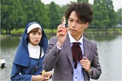 【写真を見る】藍野(山崎育三郎)は、イケメン僧侶に婚活荒らしの女性を紹介!?