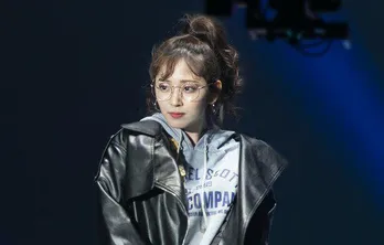 鈴木愛理、黒髪レイヤーカットでがらりとイメチェン「なんか新鮮」とファン歓喜