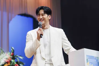 違う顔を見せ続けるカメレオン俳優、アン・ボヒョンインタビュー「作品選びの基準は、今までと違う姿を見せられるかどうか」