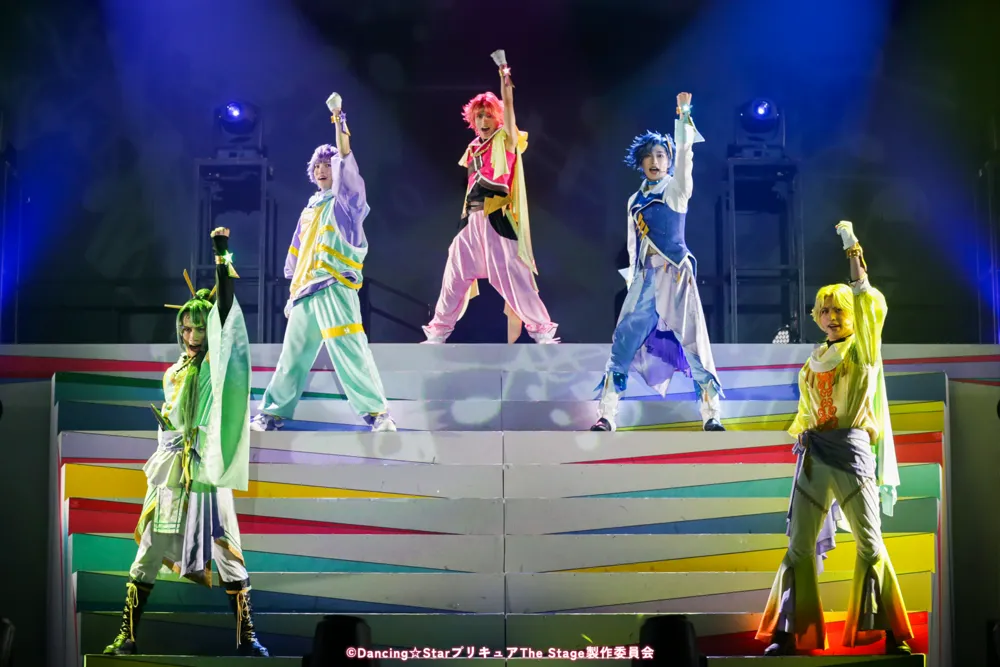 【写真】「『Dancing☆Starプリキュア』The Stage」の舞台でポーズを決める主要キャスト