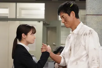 橋本環奈“円”、交換条件で沢村一樹“湯川”と手を組む「今回は休戦にしませんか」<トクメイ!警視庁特別会計係>