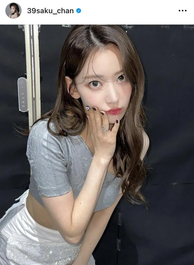 画像・写真 宮脇咲良、色っぽい生ウエスト姿を大胆に解放…「この世界の