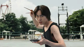 「グラブル」新CMで、菅田将暉が「1000万円のそうめん」と対決！