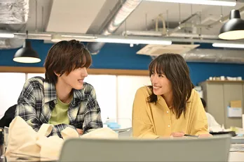 道枝駿佑“拓”、涙する広瀬アリス“佐弥子”を力強く抱き締め引き留める「佐弥子さんが出て行くの、俺嫌だよ」<マイ・セカンド・アオハル>